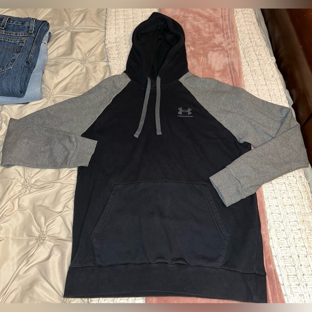 Men’s Under Armour hoodie